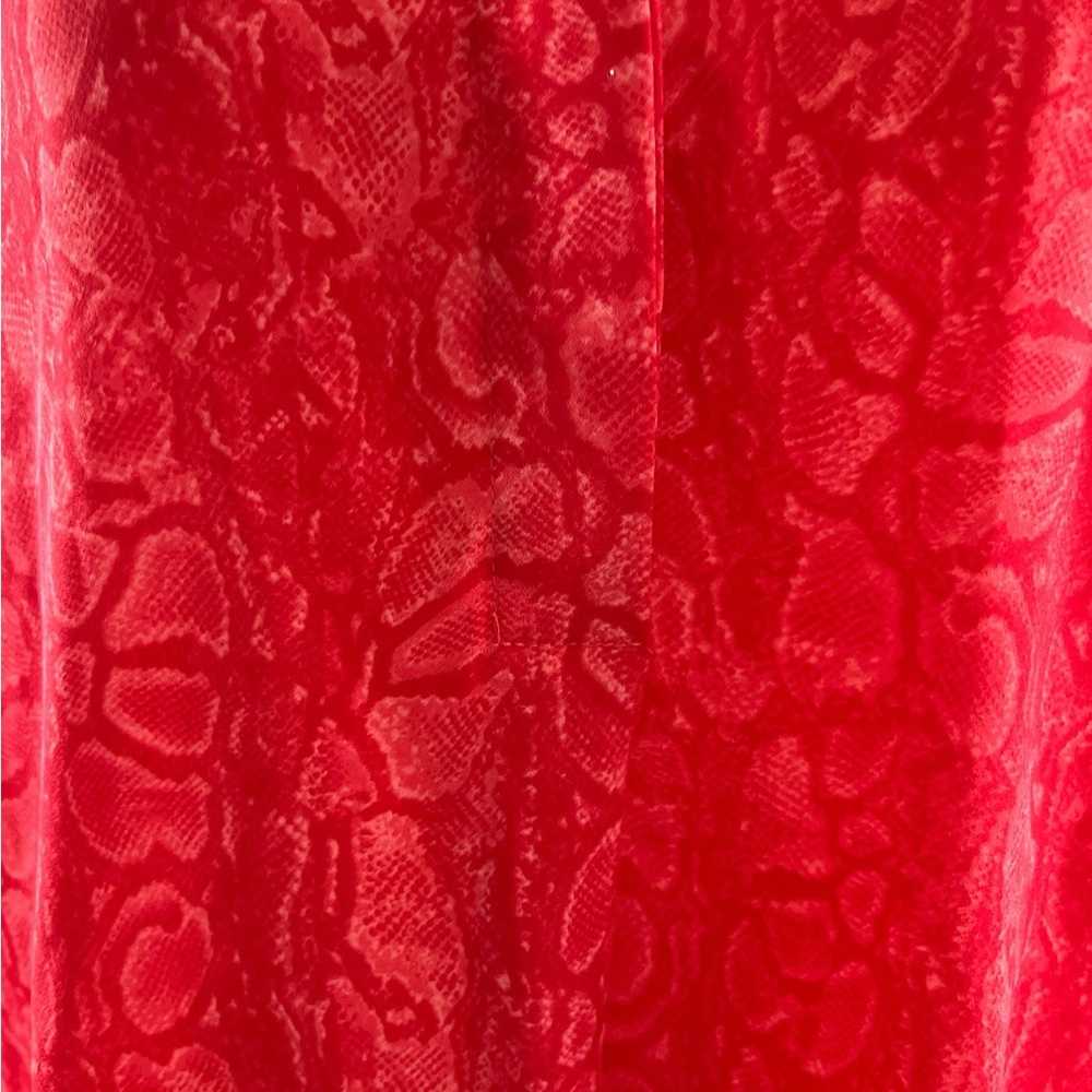 JNY Jones New York Red Snake Skin Pattern Blouse - Size Medium - Picture 8 of 13